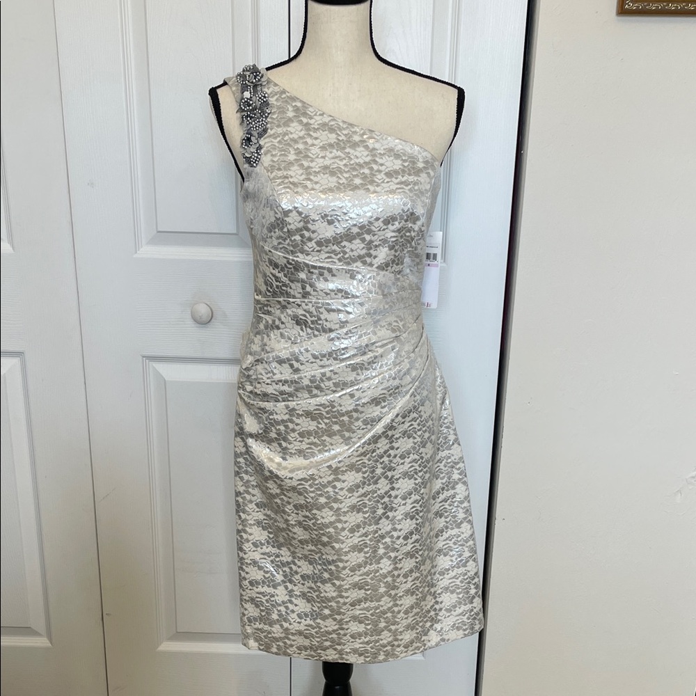 London Times Silver One-Shoulder Lace Cocktail Dress